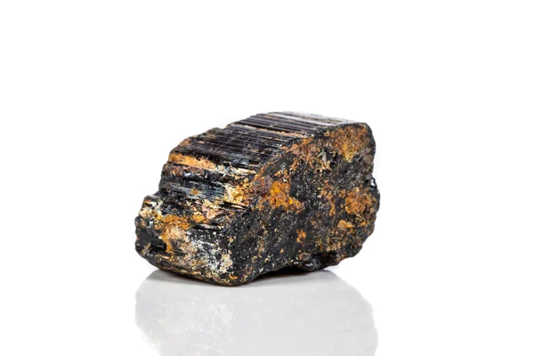 Macro Mineral Stone Sherle Schorl Turmalina Negra Sobre Fondo Blanco — Foto de Stock