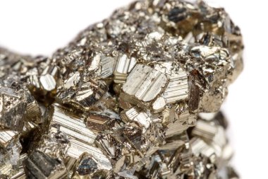 Makro mineral pirit altın beyaz zemin üzerine taş yakın çekim