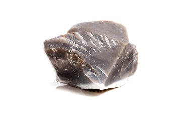 Makro mineral taş Flint kaya beyaz bir arka plan üzerinde Kapat