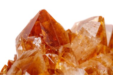 Makro mineral taş Citrine kristaller beyaz zemin üzerine kaya yakın çekim