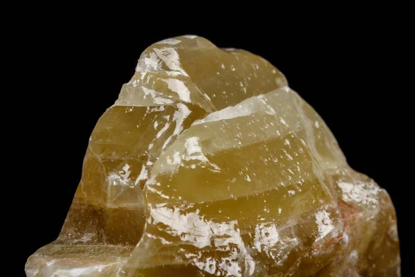 Macro Minerale Steen Geel Calciet Een Zwarte Achtergrond Close — Stockfoto