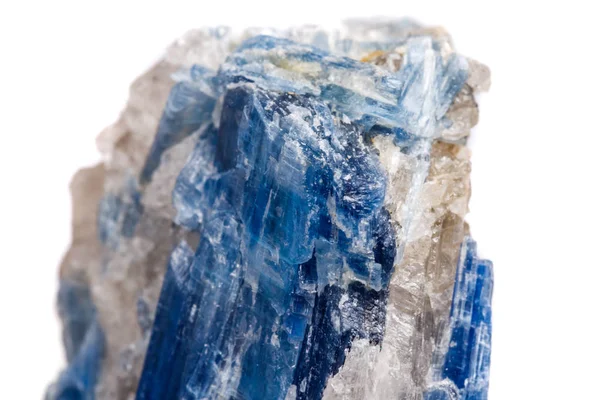 Batu Mineral Makro Kyanite Latar Belakang Putih Menutup — Stok Foto