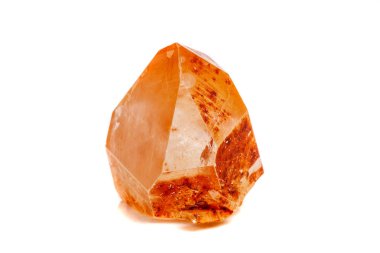 Makro mineral taş Lemurya kristal beyaz bir arka plan yakın çekim