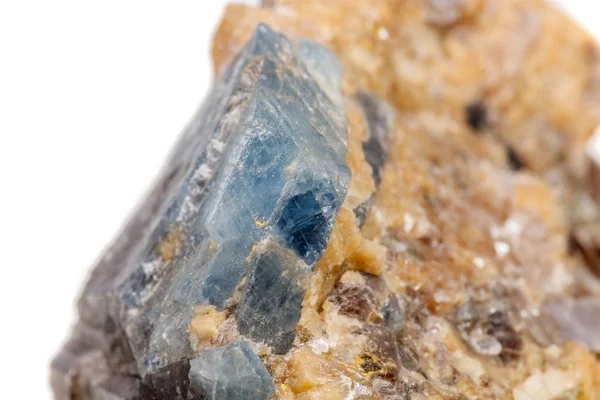 Makro Mineral Sten Korund Rock Vit Bakgrund Närbild — Stockfoto