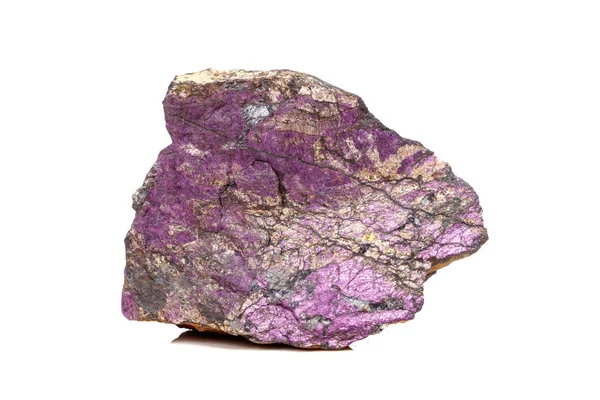 Minerální Kámen Purpureus Makro Fialový Purpurite Plemeni Bílým Pozadím Zblízka — Stock fotografie