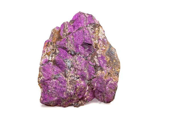 Minerální Kámen Purpureus Makro Fialový Purpurite Plemeni Bílým Pozadím Zblízka — Stock fotografie