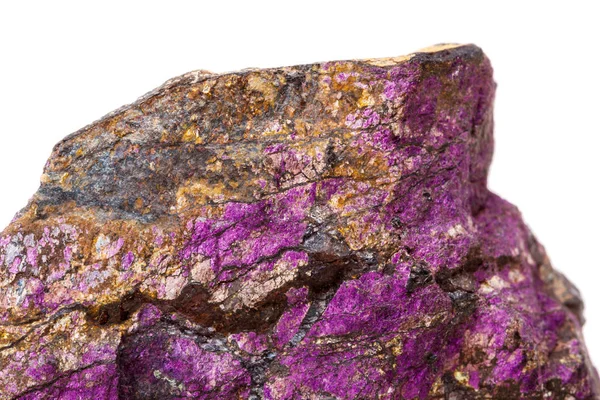 Minerální Kámen Purpureus Makro Fialový Purpurite Plemeni Bílým Pozadím Zblízka — Stock fotografie