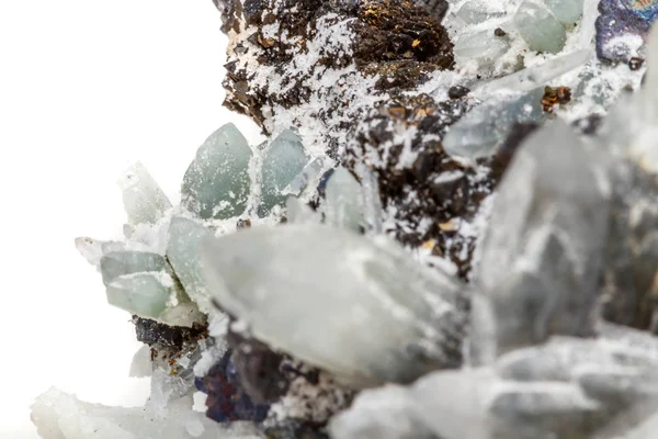 Makro Mineralstein Drusususquarz Mit Sphalerit Gestein Vor Weißem Hintergrund Nahaufnahme — Stockfoto