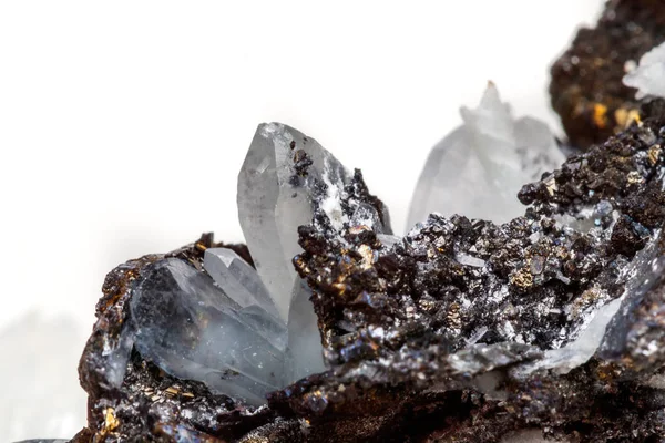 Makro Mineralstein Drusususquarz Mit Sphalerit Gestein Vor Weißem Hintergrund Nahaufnahme — Stockfoto