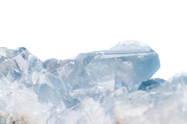 Makro mineral taş Celestine doğurmak beyaz bir arka plan yakın çekim