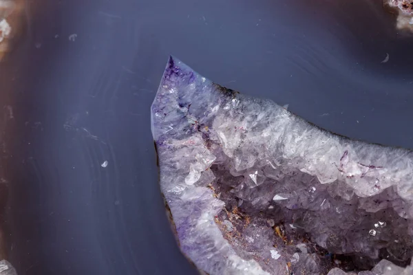 Makro Mineral Kamienia Agat Rasy Białe Tło Bliska — Zdjęcie stockowe