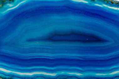 Makro mineral taş Mavi Akik doğurmak beyaz bir arka plan yakın çekim