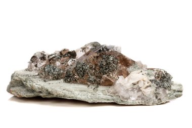 Makro mineral taş kuvars klorit Palygorskite kayanın üzerinde beyaz arka plan yakın çekim