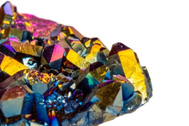 Makro mineral taş titanyum kuvars, alev Aura kuvars beyaz arka plan yakın tarih