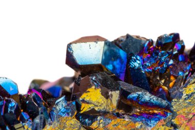 Makro mineral taş titanyum kuvars, alev Aura kuvars beyaz arka plan yakın tarih