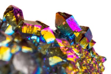 Makro mineral taş titanyum kuvars, alev Aura kuvars beyaz arka plan yakın tarih