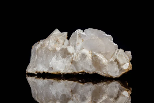 Pedra Mineral Macro Quartzo Neve Com Calcita Fundo Preto Close — Fotografia de Stock