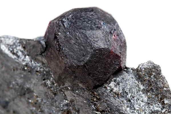 Macro Minerale Stenen Granaat Rots Een Witte Achtergrond Close — Stockfoto