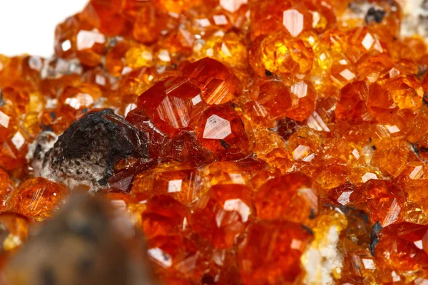 Makro Minerální Kamenné Spessartine Oranžový Červený Granát Quartz Bílém Pozadí — Stock fotografie