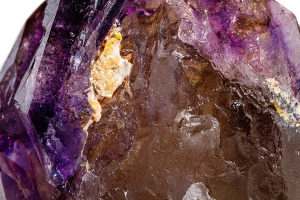 Rauchtopaz Beyaz Bir Arka Plan Üzerinde Makro Mineral Taş Ametist — Stok fotoğraf