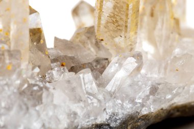 Makro Mineral taş kristalleri Citrine beyaz arka plan yakın tarih