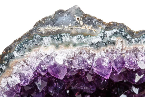 Макрос Мінеральні Камінь Amethysts Скелі Білому Тлі Крупним Планом — стокове фото