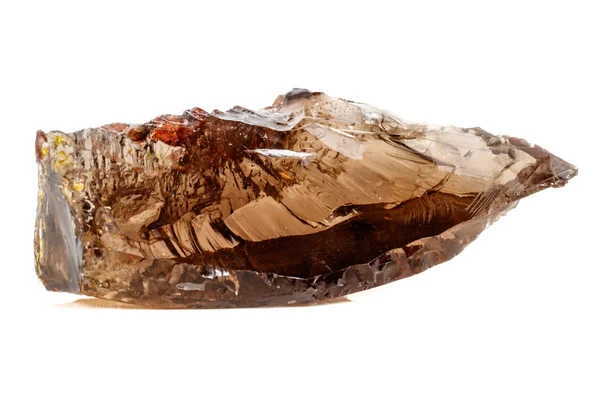 Rauchtopaz beyaz bir arka plan üzerinde makro mineral taş dumanlı kuvars, yakın çekim