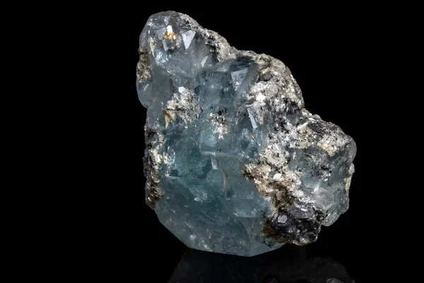 Makro Mineral Stone Aquamarine Svart Bakgrund Nära Håll — Stockfoto