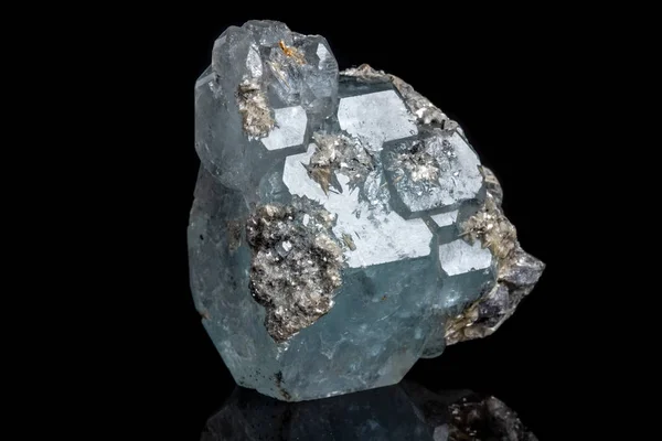 Makro Mineral Stone Aquamarine Svart Bakgrund Nära Håll — Stockfoto