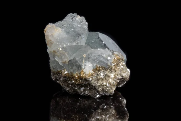 Macro Piedra Mineral Aguamarina Sobre Fondo Negro Cerca — Foto de Stock