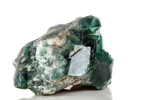 Pedra Mineral Macro Fluorite Sobre Fundo Branco Close — Fotografia de Stock