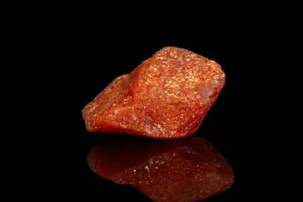 Macro Piedra Mineral Nephelina Piedra Soleada Fondo Negro Cerca — Foto de Stock