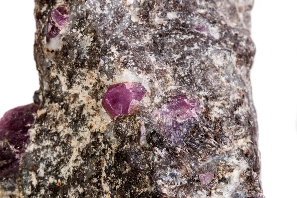 Makro Dari Batu Mineral Ruby Pada Latar Belakang Putih Menutup — Stok Foto