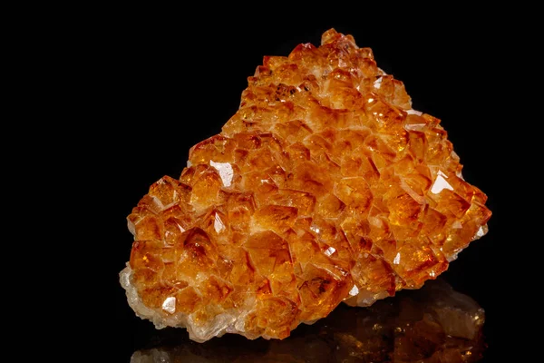 Macro Minerale Pietra Citrino Roccia Cristalli Sfondo Nero Primo Piano — Foto Stock