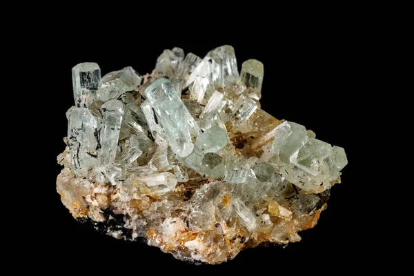 Macro Cristais Pedra Mineral Aquamarine Rocha Sobre Fundo Preto Close — Fotografia de Stock