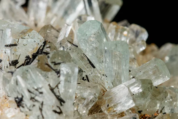 Cristales Piedra Mineral Macro Aguamarina Roca Sobre Fondo Negro Cerca —  Fotos de Stock