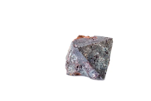 Makro Cuprit Mineral Auf Weißem Hintergrund Nahaufnahme — Stockfoto
