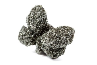 Makro mineral taş klorit içinde kuvars beyaz bir arka plan üzerinde Kapat