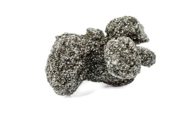 Makro mineral taş klorit içinde kuvars beyaz bir arka plan üzerinde Kapat