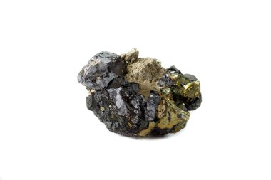 Makro mineral taş Sphalerite pirit beyaz bir arka plan üzerinde Kapat