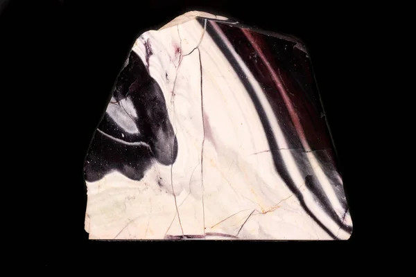 宏观矿物石头玛瑙在一个黑色背景关闭 — 图库照片
