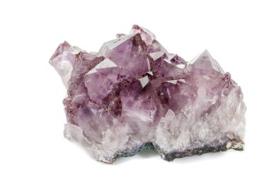 Ametist Crystal Druse makro mineral beyaz arka plan üzerinde Kapat