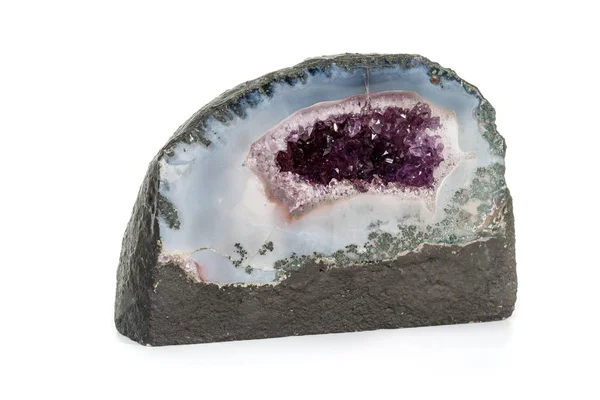 Amethyst Minerální Crystal Parkoviště Makro Bílém Pozadí Zblízka — Stock fotografie