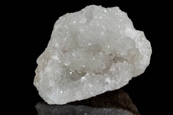 Makro Mineralne Kamienne Rhinestone Crystal Rock Czarnym Tle Bliska — Zdjęcie stockowe