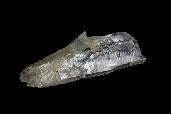 Kaya Kristali Siyah Bir Arka Plan Üzerinde Makro Mineral Taş — Stok fotoğraf