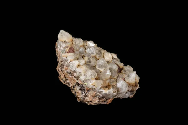 Piedra de cuarzo mineral macro con fluorita sobre granito en un b negro —  Fotos de Stock