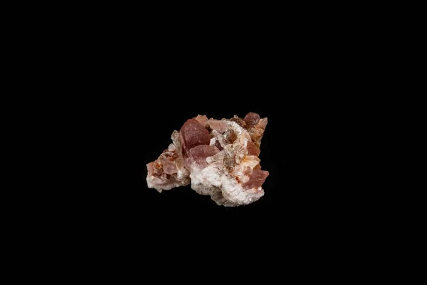 Makro mineral sten rosa Amethyst på svart bakgrund — Stockfoto