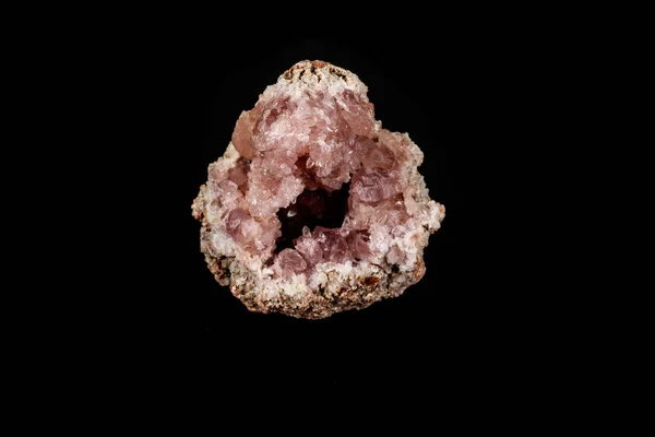 Batu mineral makro Pink Amethyst pada latar belakang hitam — Stok Foto