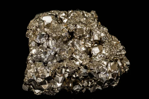 Makro mineral Piryt kamień czarne tło — Zdjęcie stockowe