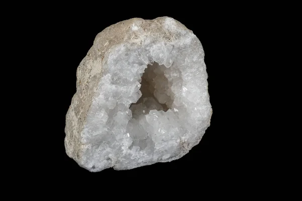 Makro ásványi kő kvarc geodéziai fekete háttér — Stock Fotó